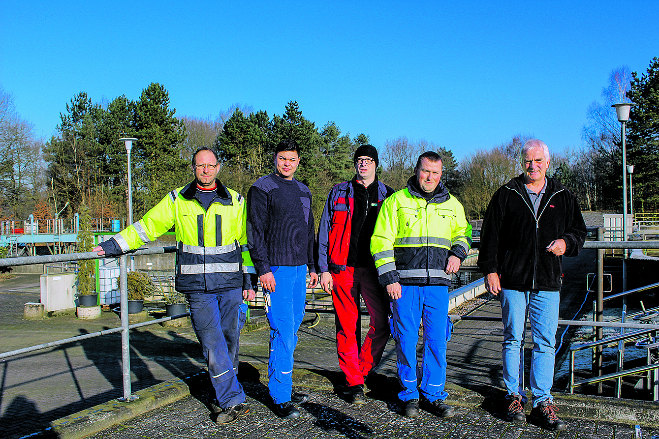 Das engagierte Klärwerkteam mit (v. li.) Sascha Grotzke, Tom Sonntag, Stefan Höft, Markus Meyer und Harald Heins. Auf dem Foto fehlt Oliver Binder