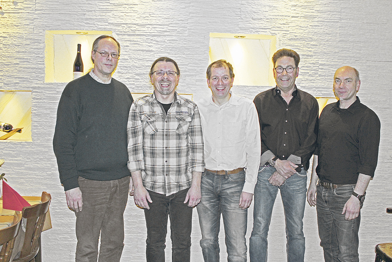 Vorsitzender Jens Liebel (li.) und Stellvertreter Frank Wolfraum (2. v. li.) verlassen den Vorstand