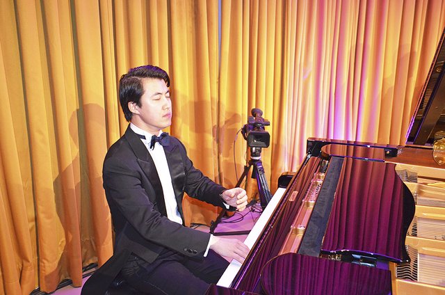 Pianist Haiou Zhang erhielt viel Beifall für sein virtuoses Spiel