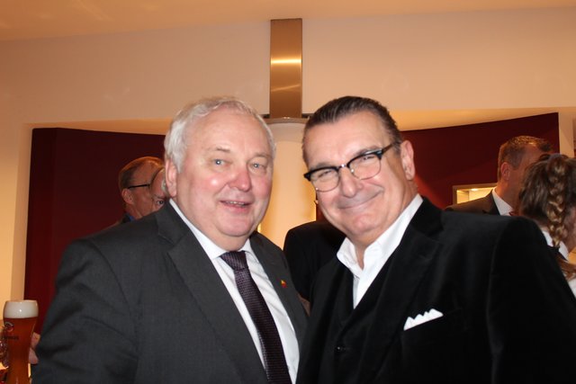 Heiner Schönecke (li.), Mitglied des Niedersächsischen Landtags, und Rechtsanwalt Lorenz Hünnemeyer