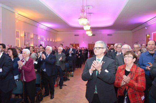Heinz Lüers bekam für seine Abschiedsrede viel Beifall der Gäste