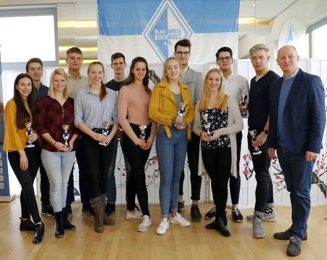 Die starken Lateintanz-Paare | Foto: Riebesell