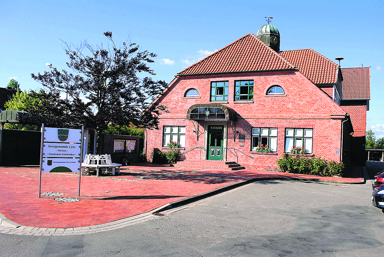 Das alte Rathaus soll zur Kita werden wenn die Verwaltungsmitarbeiter umgezogen sind