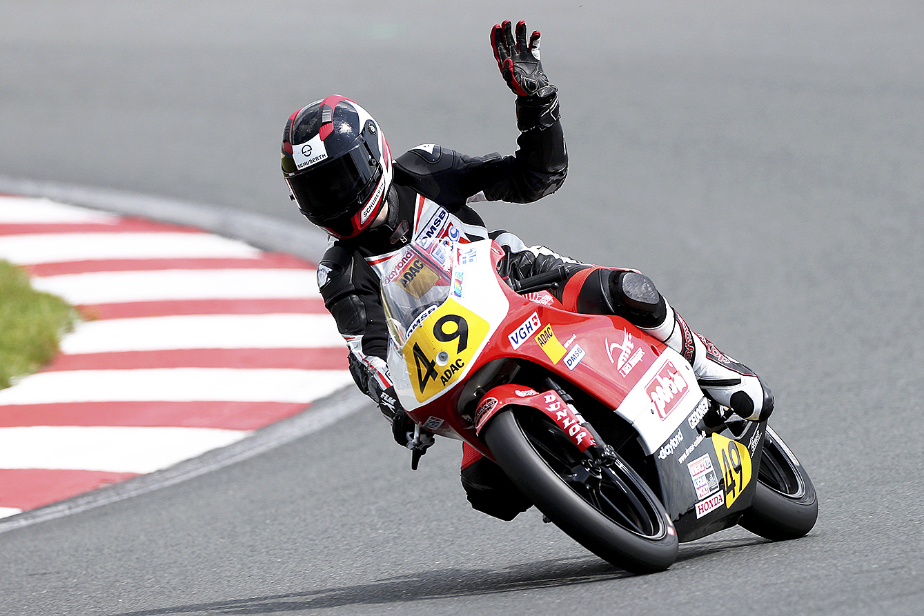 Philipp Freitag sagt nach 15 Jahren im Motorradrennsport tschüss Fotos: Schneider / os