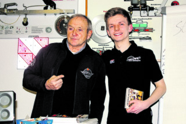 Prominente Unterstützung bekam Philipp Freitag (re.) von Speedway-Legende Egon Müller