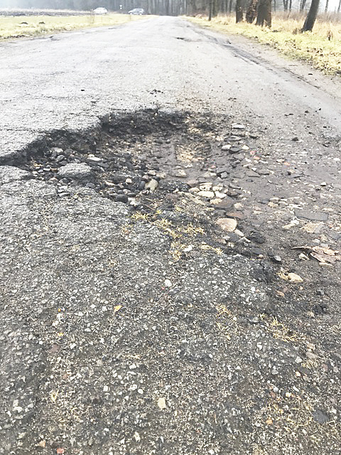 Schlagloch-Alarm im Veerenkamp in Dollern