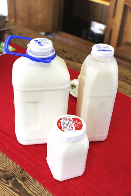 Die Pfandbecher und -flaschen bestehen aus Tritan und werden seit über zehn Jahren wiederverwendet