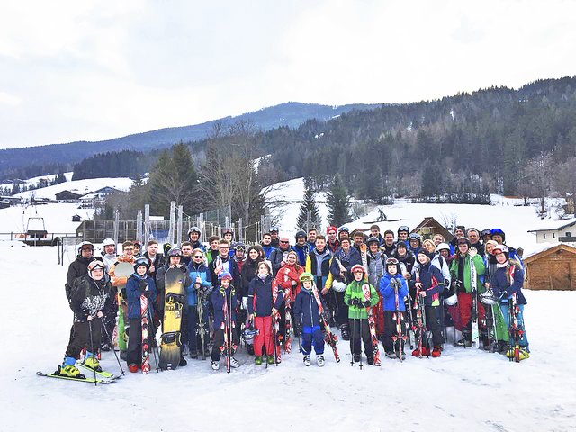 "Eine tolle Gruppendynamik": die versammelten Teilnehmer der Skifreizeit des MTV Salzhausen