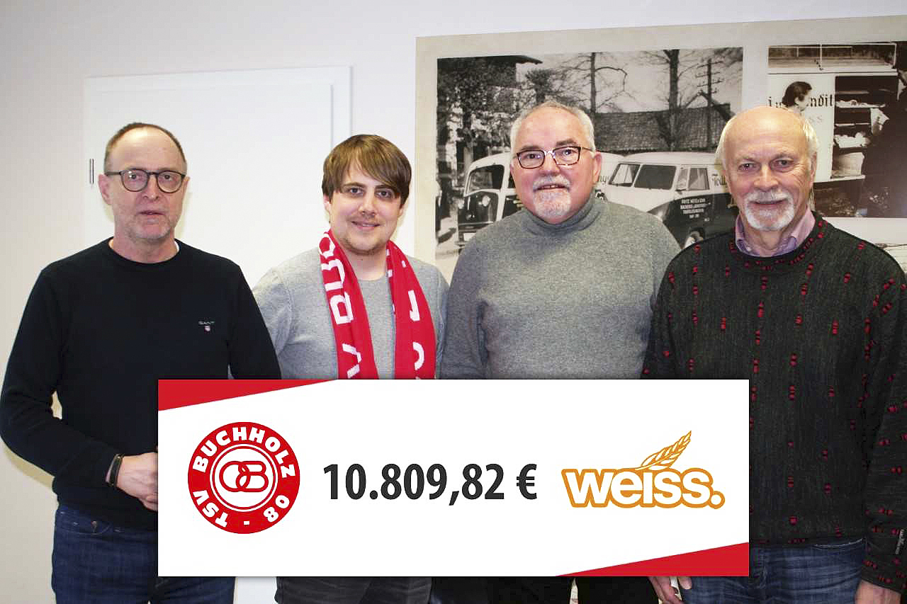 Arbeiten seit Langem gut zusammen: (v. li.) Jochen und Hendrik Weiß (Bäckerei Weiss) sowie die 08-Vorstandsmitglieder
Lothar Hillmann und Wilhelm Pape