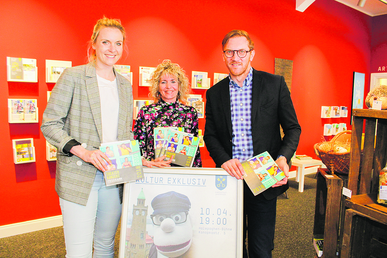 Antje Peveling (v.li.), Andrea Fritz und Torsten Lange präsentieren das neue Kulturprogramm