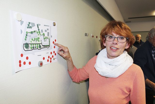 Silke Möhrmann und die anderen Workshop-Teilnehmer haben dafür gestimmt, den Gehweg in eine Promenade zu integrieren