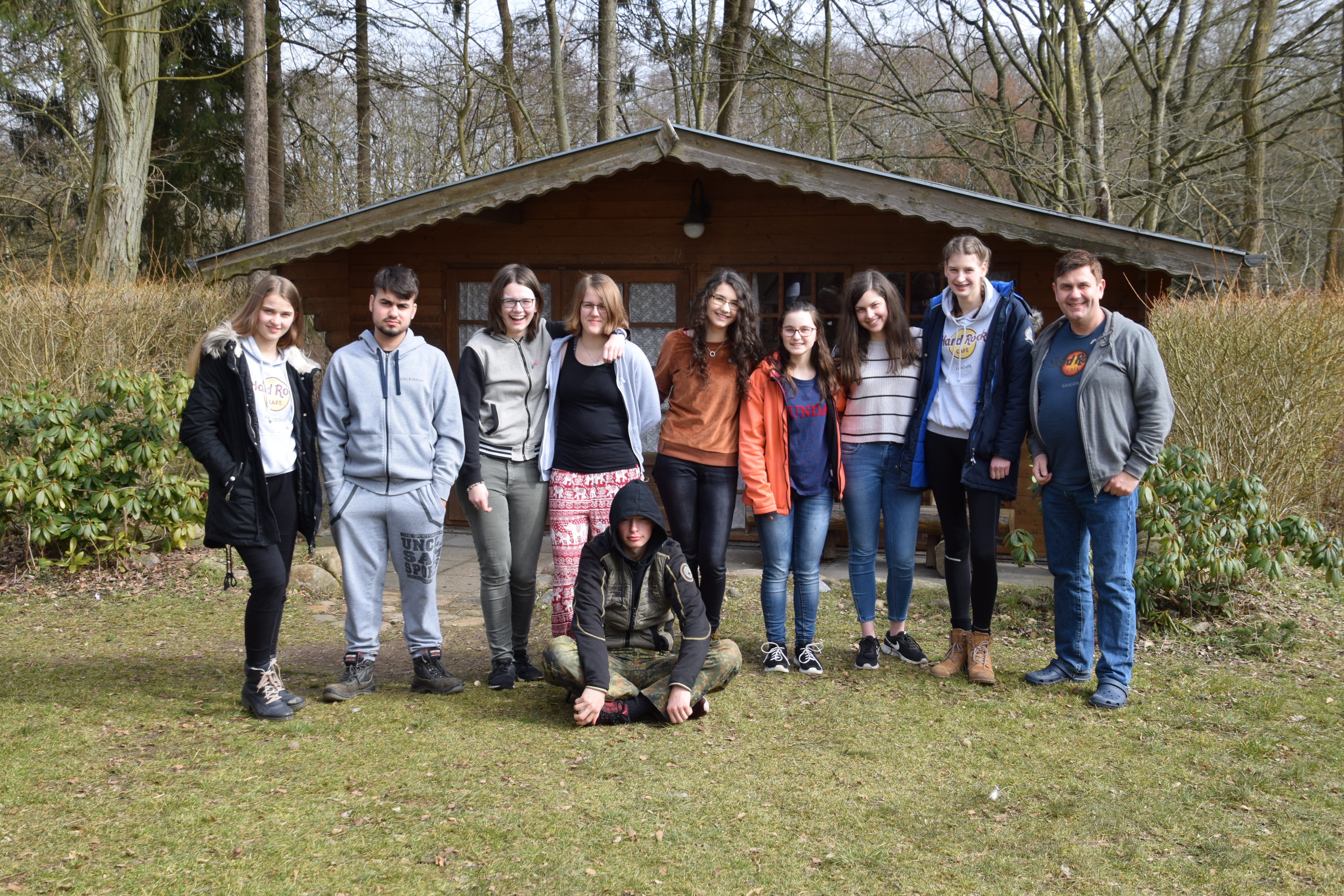 In diesem Jahr haben acht Jugenliche aus Rosengarten am JuLeiCa-Kursus teilgenommen (Foto, mit Jugendpfleger Reinhard Schünemann re.).