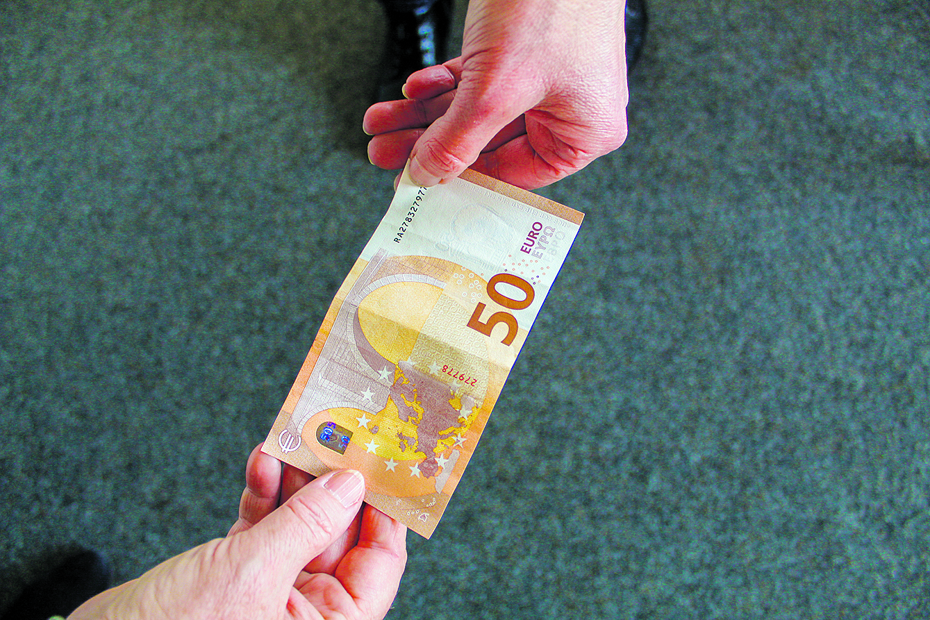 Zahlen mit Falschgeld wird teuer bestraft Foto: tk