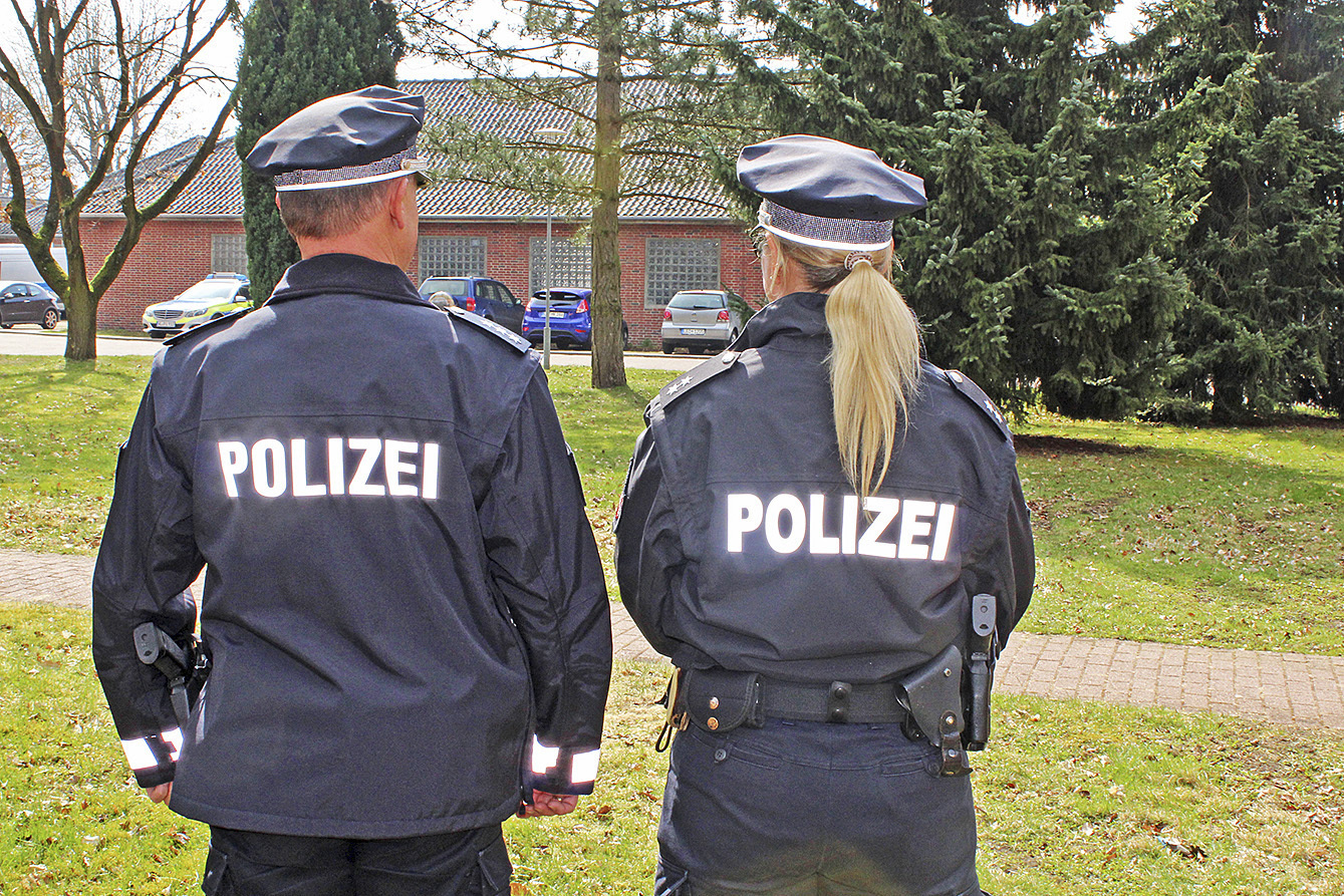 Immer öfter nutzen Verbrecher die Polizeiuniform, um sich das Vertrauen ihrer Opfer zu erschleichen