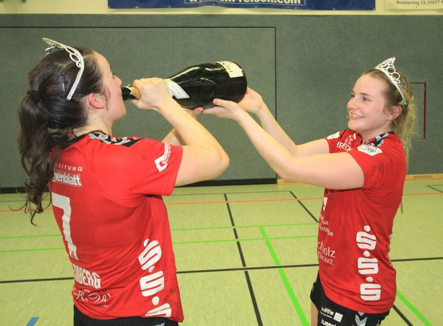 Meistertitel macht durtig (v.l.): Leonie Limberg und Lynn Schneider