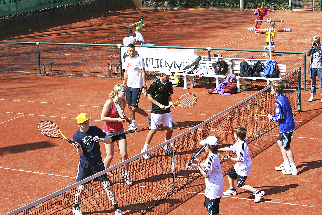 Am Samstag, 21. April, lädt der Buxtehuder Tennis Club zum Tag der offenen Tür ein Foto: BTC