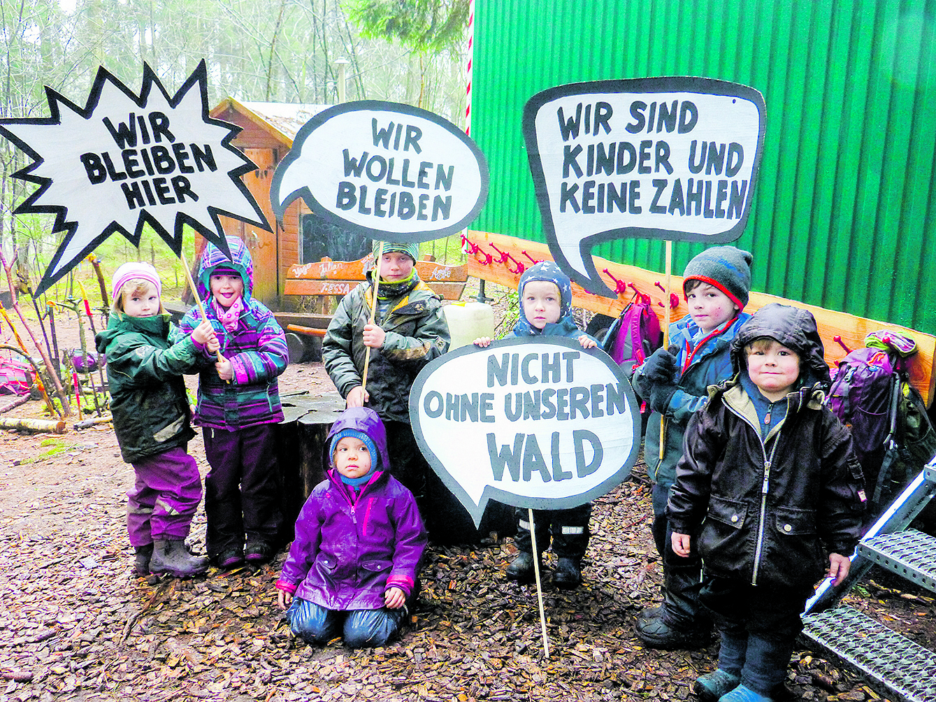 Der Protest der Kinder hatte Erfolg! Die beiden
Waldkindergarten-Gruppen bleiben erhalten