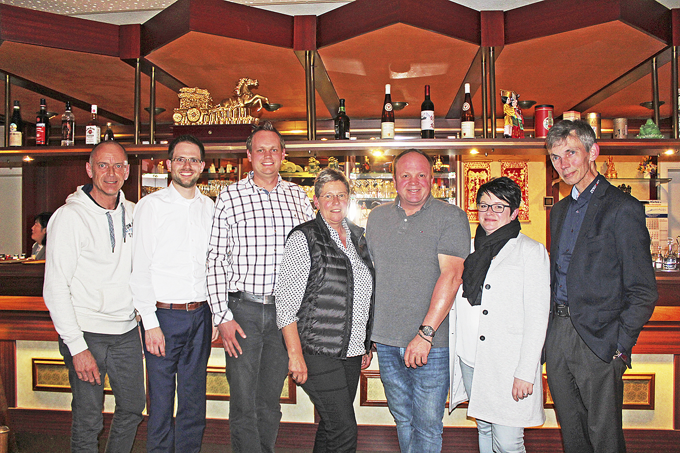 Arbeiten noch ein Jahr lang zusammen (v. li.): Dieter Meier, Kay Böhlmann, Nico Tietjen, Sabine
Hellwege, Jörg Bodry, Inga Buck und Ralf Conath Foto: wd