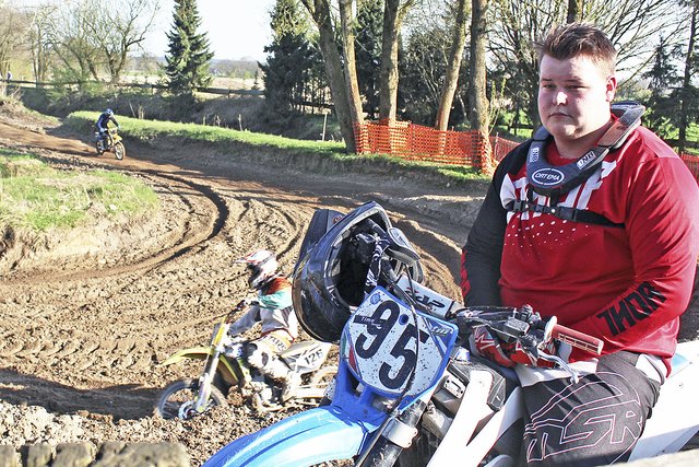 Timo Stengel ist einer der Helfer auf dem Gelände des Motoradclubs
