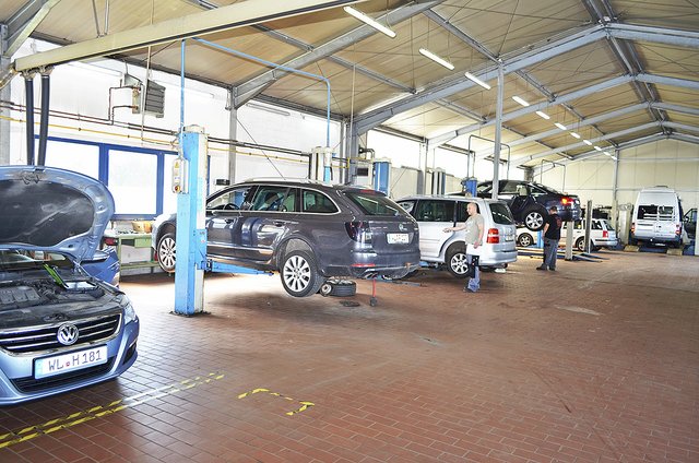 In der Werkstatt wird an diversen Bühnen gearbeitet