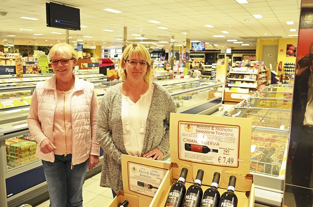 Sorgen im Büro dafür, dass alles klappt: Christiane Person (li.) und Monika Geiß