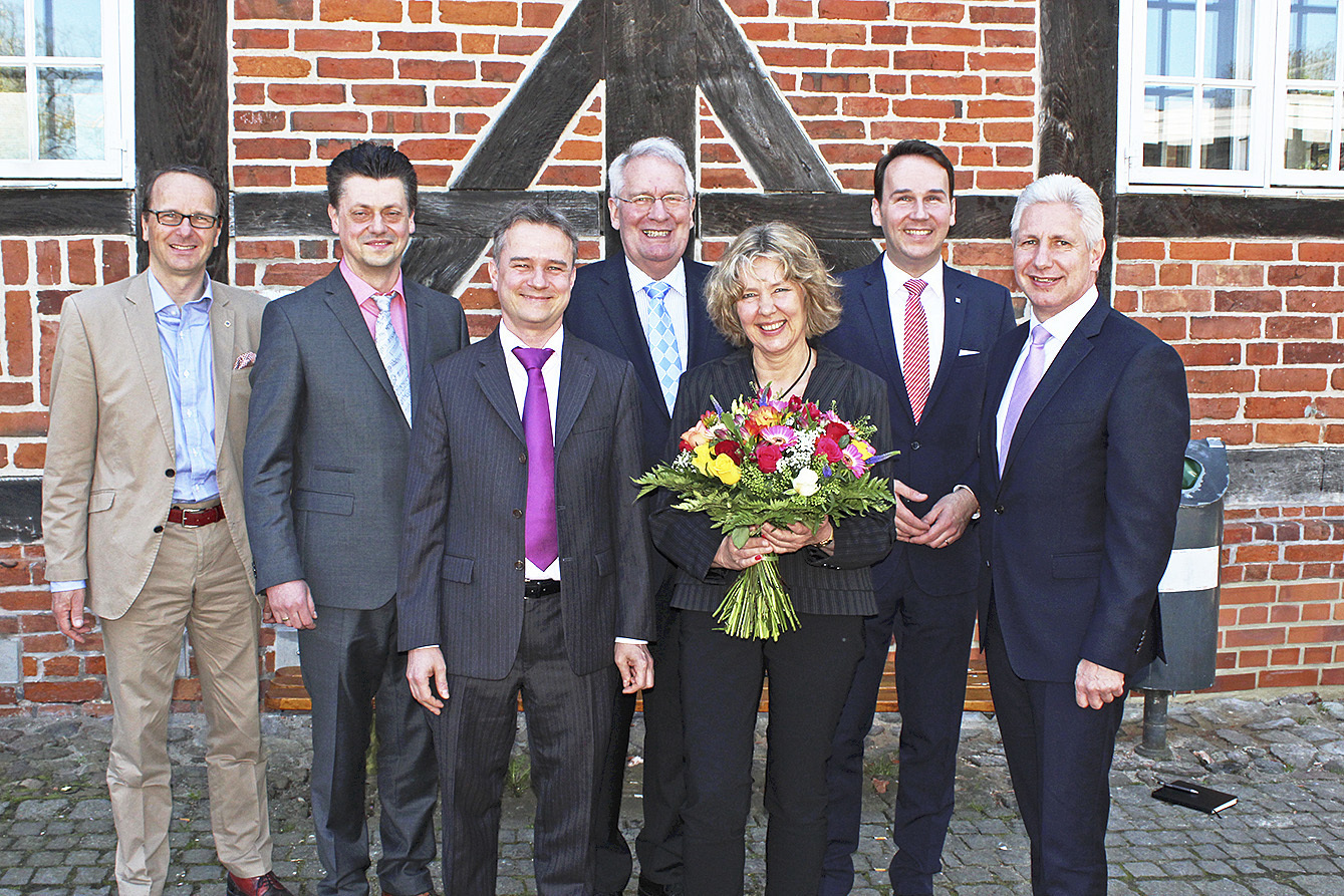 Bei der Verabschiedung (v. li.): Stephan Bausch, Michael Nix, Jörg Busch, Kurt Schwerdtfeger, Christiane Dräger-Meier, André Bock und Rainer Rempe