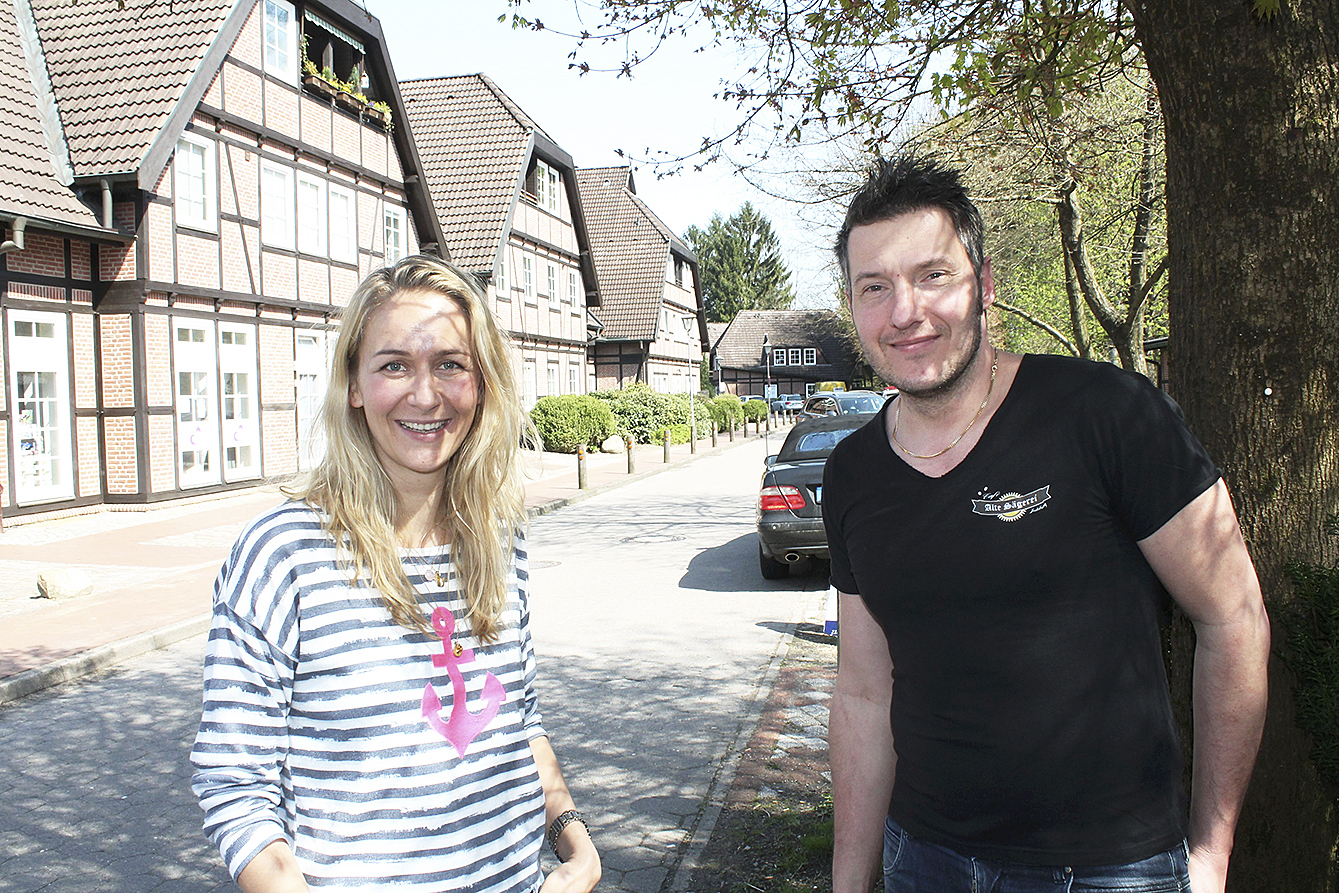 Freuen sich auf den ersten "Jesteburger Seeveflohmarkt":
Isabella von Rothkirch und Michael Schröder