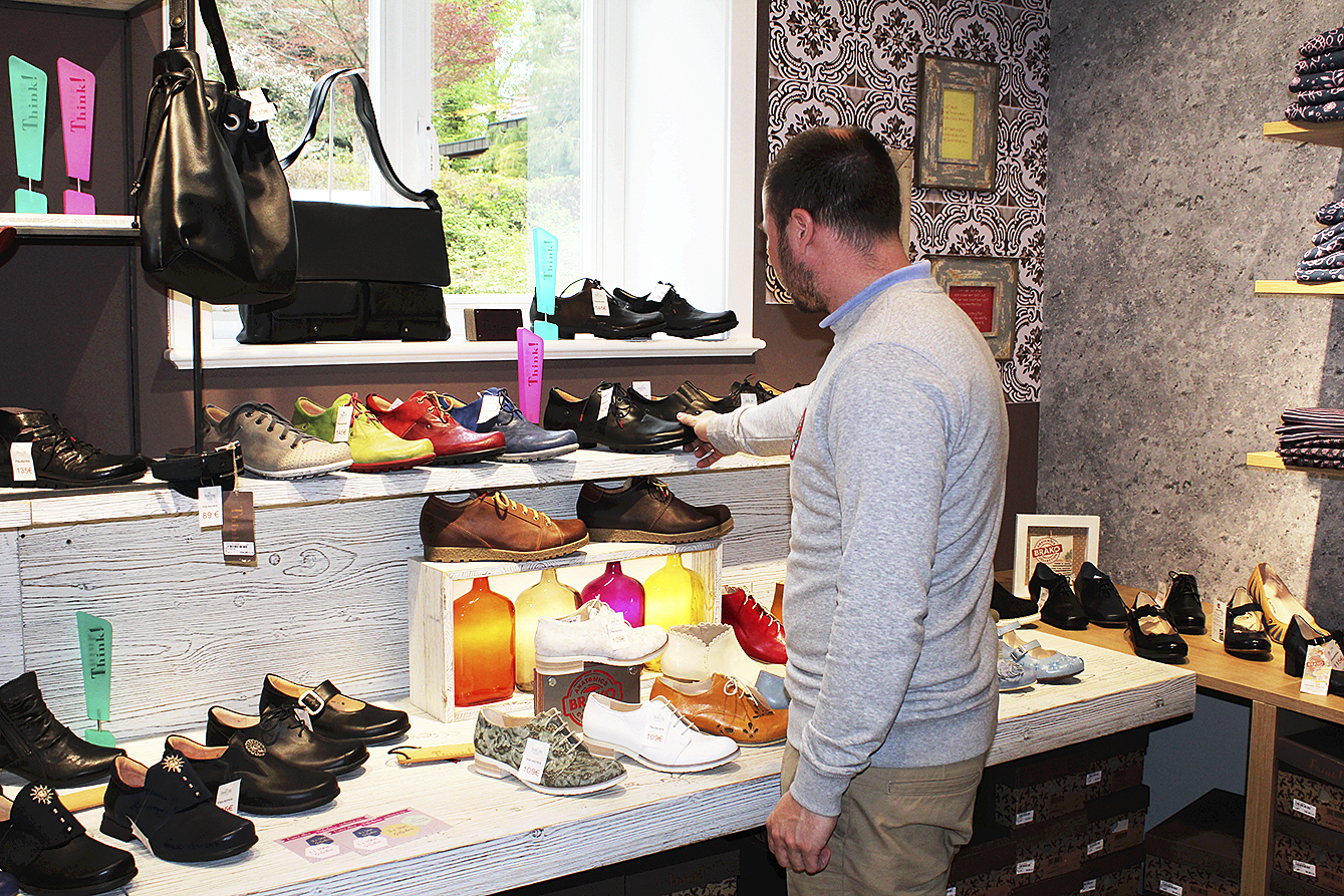Das Förster's Hus hat eine große Bandbreite ökologisch gefertigter Schuhe für Damen und Herren im Angebot Fotos: as