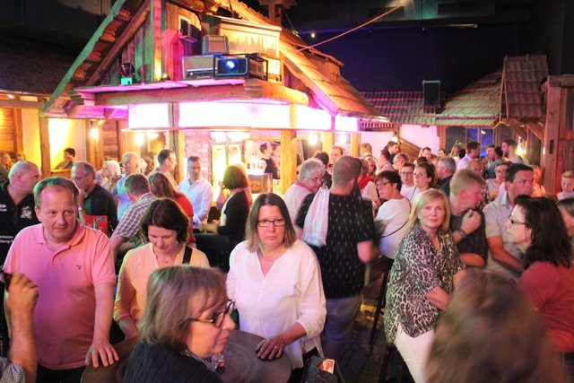 Rund 350 Besucher drückten dem Buxtehuder beim Public Viewing im "Freudenhaus" die Daumen