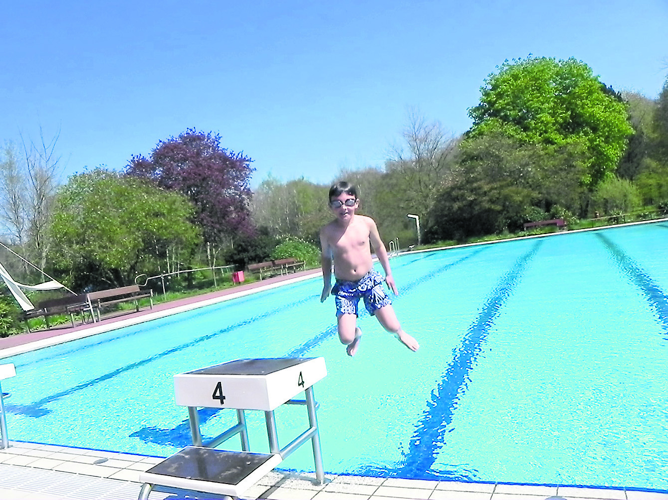 Der Sprung ins kühle Nass fällt dieses Jahr in Jesteburg aus. Das Freibad bleibt geschlossen