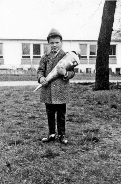 „Mein Mann mag dieses Foto gar nicht“, sagt Cathrin Aldag. „Er meinte, er sei bei seiner Einschulung der einzige Junge mit Hut gewesen.“