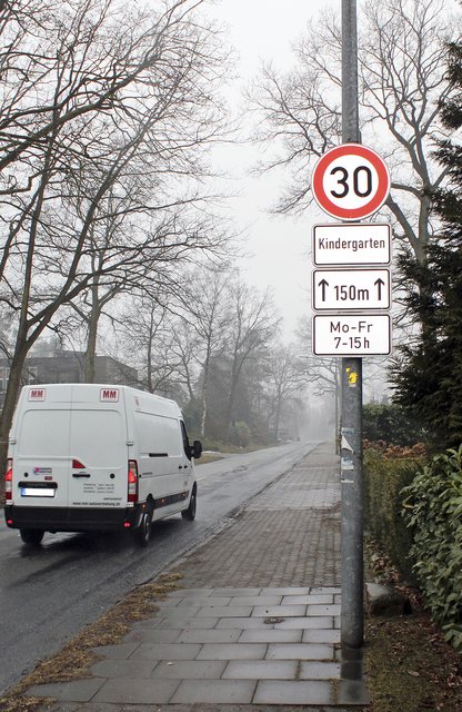 Bis vor Kurzem war das Tempolimit schon nach 150 Metern aufgehoben worden