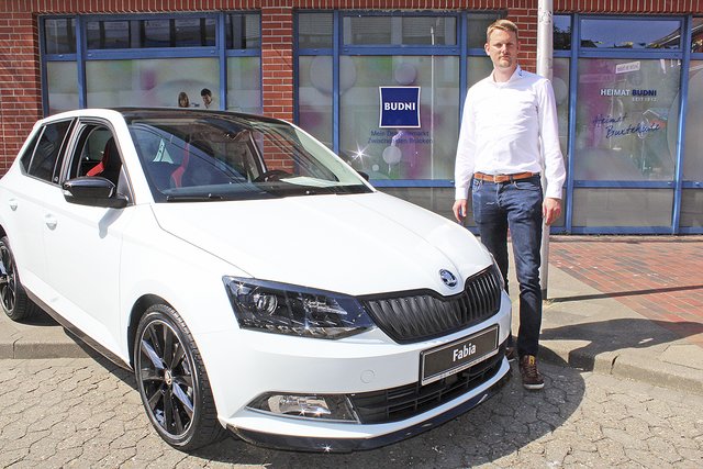 Tobias Dittmer, Verkaufsberater im Skoda-Autohaus H. Tietjen: "Wir führen wichtige Kundengespräche""