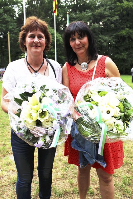 Kirsten (li.)und Corina Wischhof organisierten 30 Jahre das 
Kinderfest: "Jetzt sind mal andere an der Reihe."