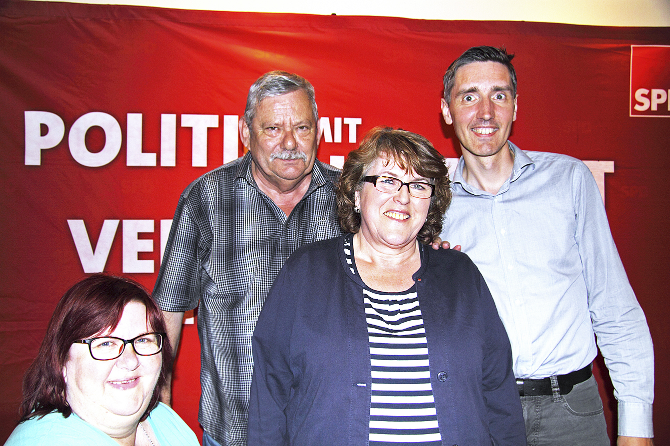 Der neue Vorstand (v. li.) : Regina Buyny, Gerd Hüners,
Rosalie Schnack und Björn Kinter