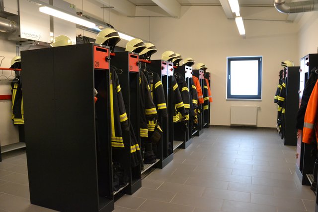 Blick in die neue Herrenumkleide