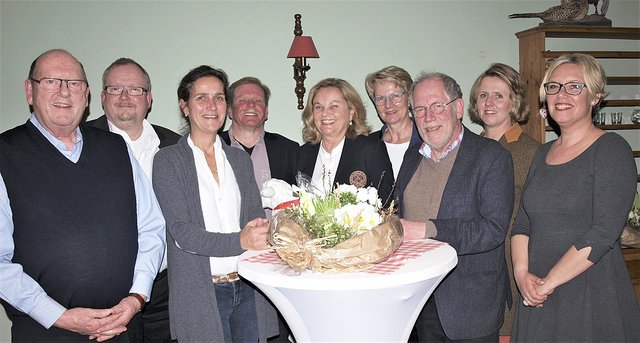 Das Kuratorium der Bürgerstiftung freut sich auf das zehnjährige Bestehen (v. li.): Simon Thompson, Gunnar Hofmeister, Annette Schroeder-Werthmann, Hans-Hermann Suhr, Ingrid Wego-Mencke,
Ulrike Harms, Hermann Krekeler, Katja Bodis und Marie Örlof Fotos: Bürgerstiftung Hanstedt