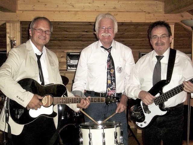 Manfred Broscheit sorgt mit seiner Band Samstagabend für Unterhaltung