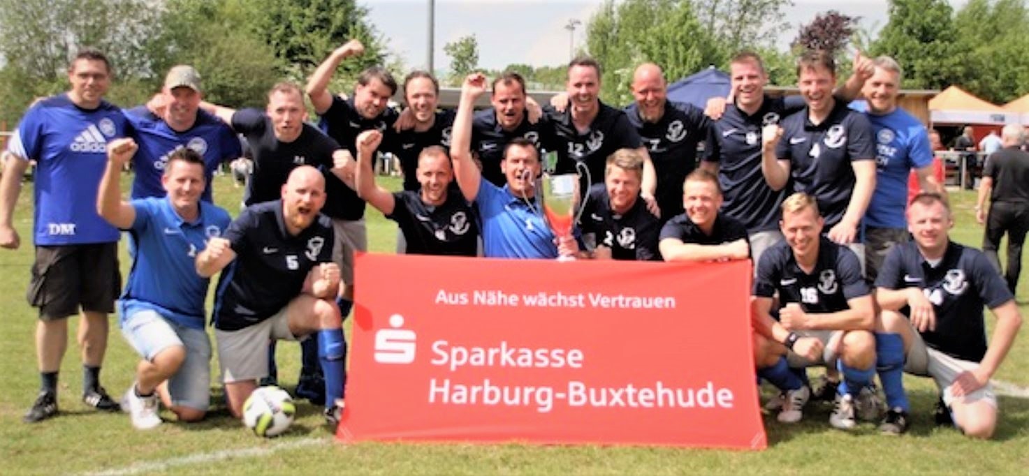 Das "Altherrenteam" des TSV Over-Bullenhausen holte den Kreispokal