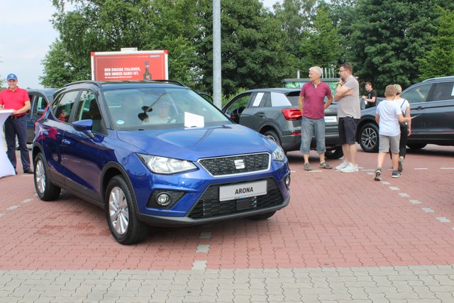 Die Autohäuser der Region präsentierten ihre neuen Modelle Fotos: lt | Foto: Lena Stehr