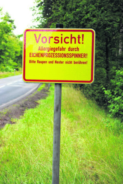 Überall in den Landkreisen sieht man solche Warnschilder