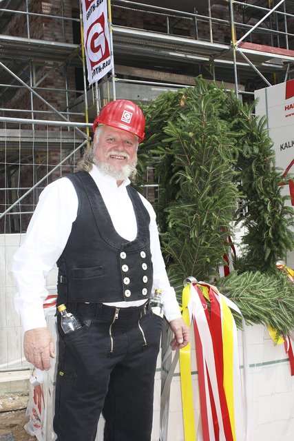 Polier Jürgen Ritter 
sprach den Richtspruch