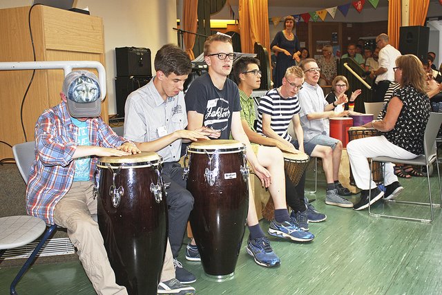 Sorgte für den musikalischen Rahmen: 
die Trommelgruppe der Förderschule an Boerns Soll