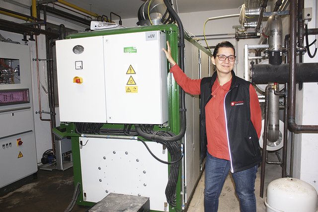 Projektleiterin Kamila Pienkos weihte 
das Blockheizkraftwerk ein