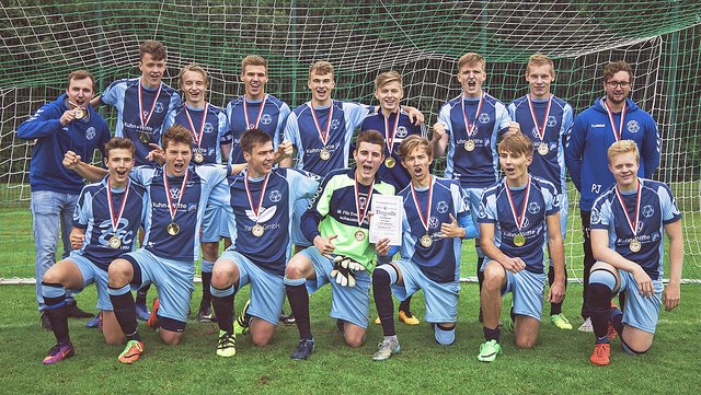 Die Mannschaft des Buchholzer FC wurde als Kreismeister der A-Jugend ausgezeichnet | Foto: BFC