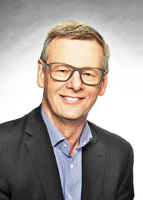 Rolf Adler wird
Tostedter Pastor