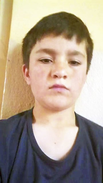Israfil ist seit zweieinhalb Jahren ohne seine Familie in Afghanistan. Dieses Selfie hat er vor ein paar Tagen geschickt