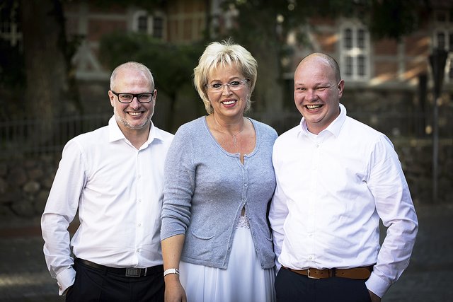 Führen künftig das Vier-Sterne-Hotel "Acht Linden" (v. li.):
Alexander Kruse, Susanne Kruse und Philipp Kruse