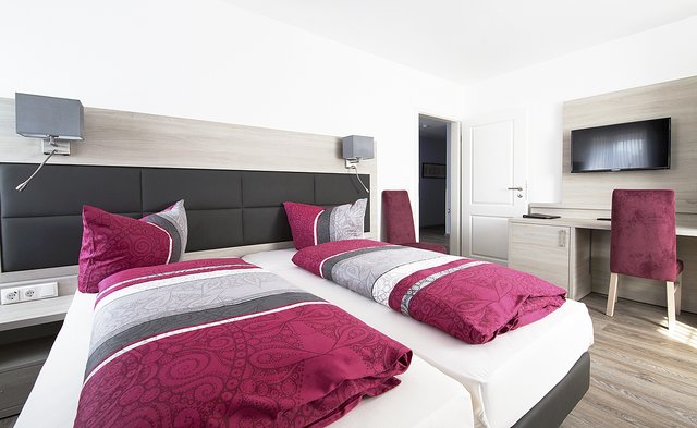 Die Zimmer sind modern ausgestattet. Insgesamt verfügt das Hotel über 34 Zimmer (Zimmerbeispiel)