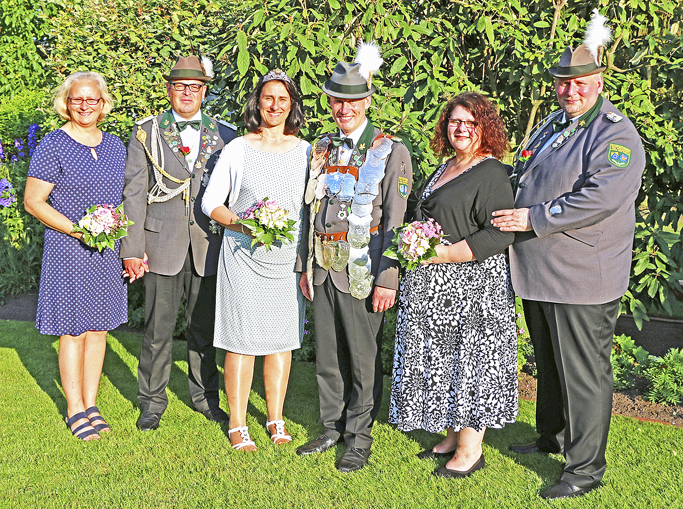 Dirk Köster "Der Zielstrebige" mit seiner Königin Ursula und den Adjutantenpaaren Marco und Anja Becker (li.) sowie Kai und Nicoletta Greußlich